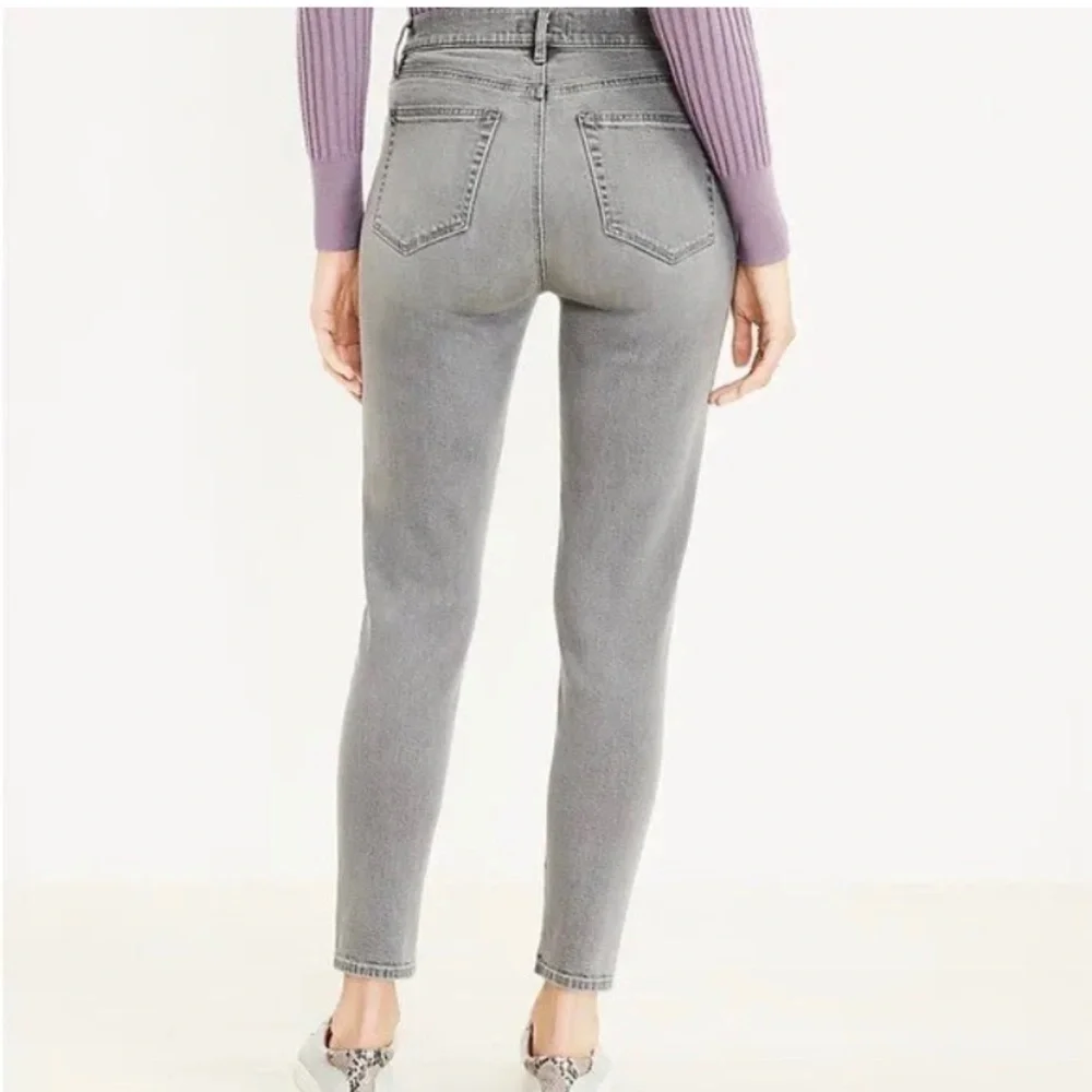 Loft Skinny Crop Gray Jeans‎ Size 2/26!! So Soft! NWOT